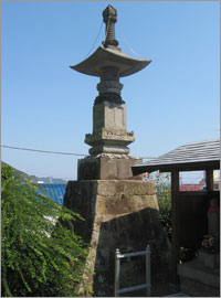 宝篋印塔(ほうきょういんとう)